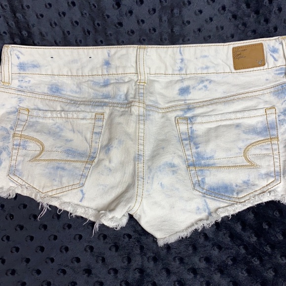AEO Stone / Acid Washed Denim Shorts - Size 6 - Picture 2 of 13